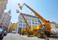 Teleskop-Arbeitsbühnen vor dem Park Hyatt Wien